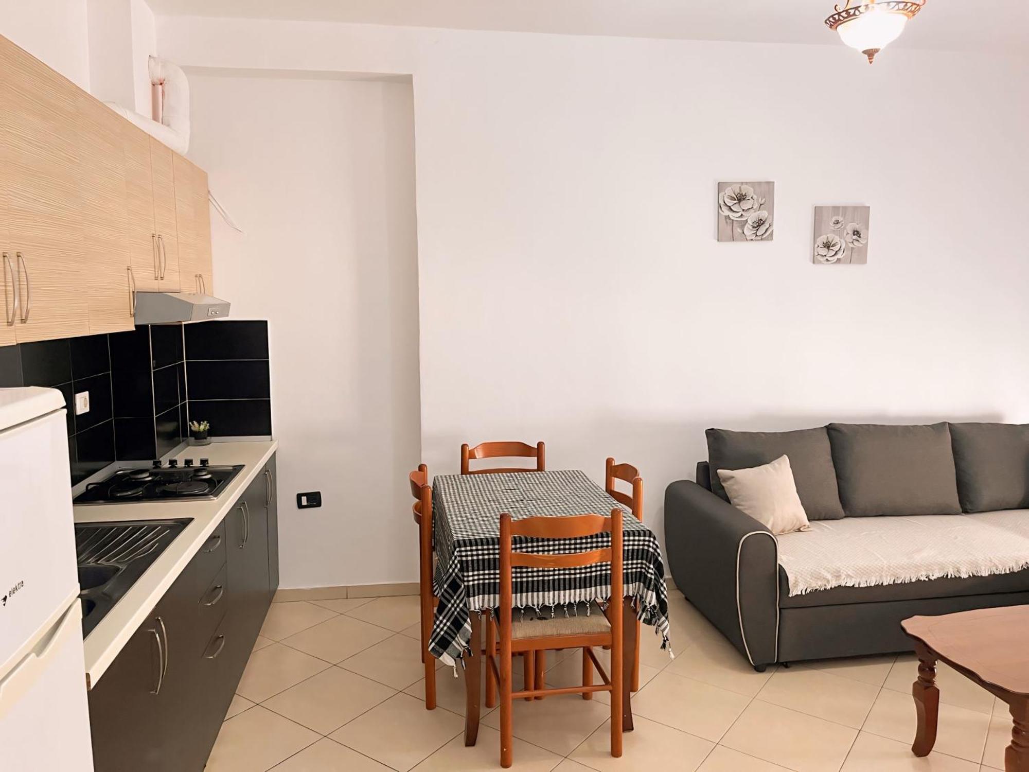 Gerald'S Central Apartments Vlorë Exteriér fotografie